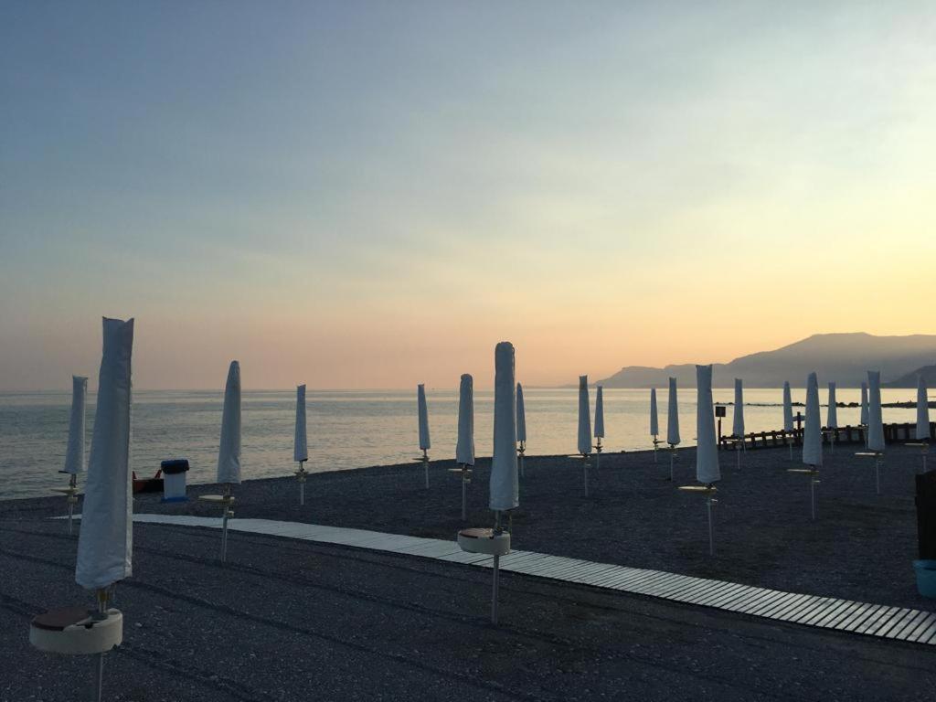 Appartamento Villa Rita A 100 M Dal Mare! فاليكروسيا المظهر الخارجي الصورة